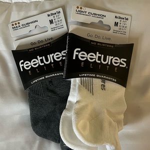 Feetures elite running socks - 2 pair bundle (max and light) size M